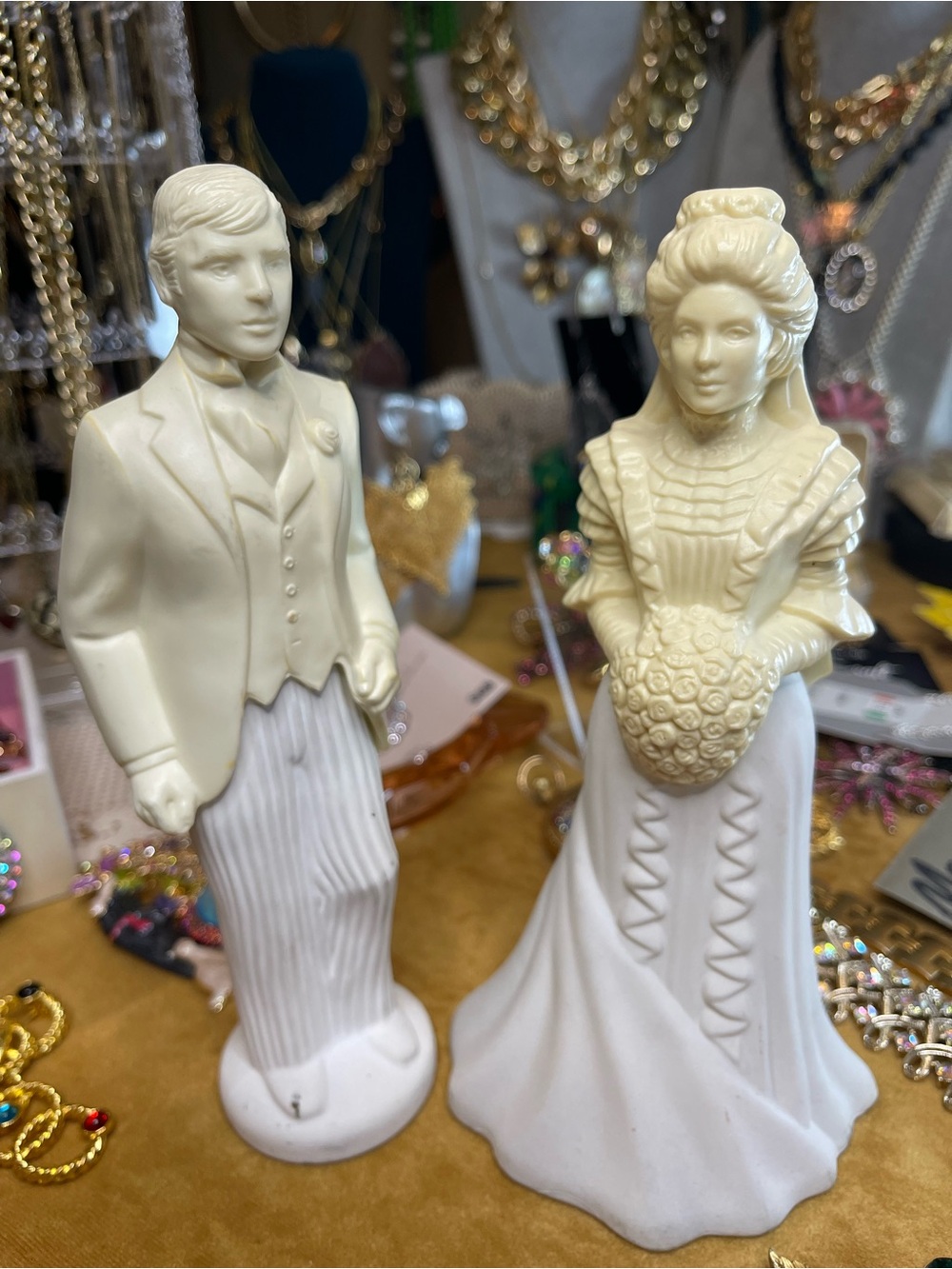 Vintage Avon Bride & groom perfume decanter set